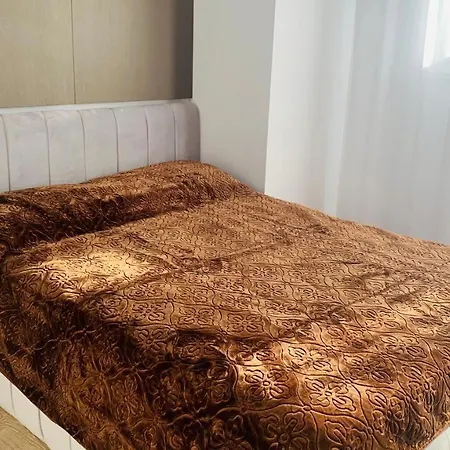 Proper Lägenhet Tirana